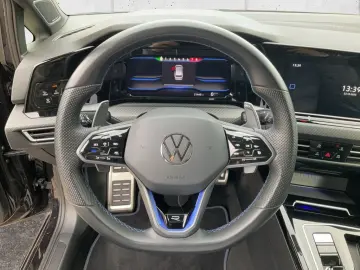 VW Golf VIII R 4Motion 2.0 TSI AHK Pano R-Perf270km