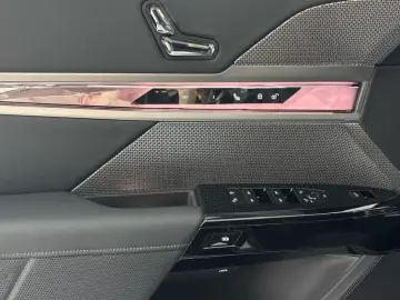 BMW 7 Series 740d xDrive Nero Lusso Edition