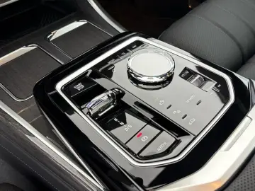 BMW 7 Series 740d xDrive Nero Lusso Edition