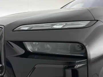 BMW 7 Series 740d xDrive Nero Lusso Edition