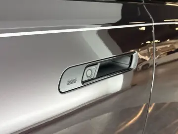 BMW 7 Series 740d xDrive Nero Lusso Edition