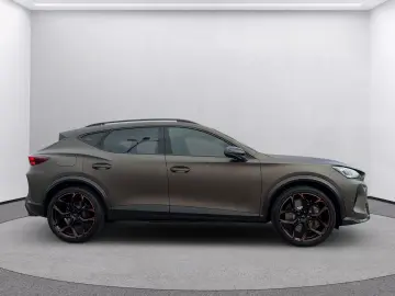 Noul Cupra Formentor VZ5 2.5 TSI