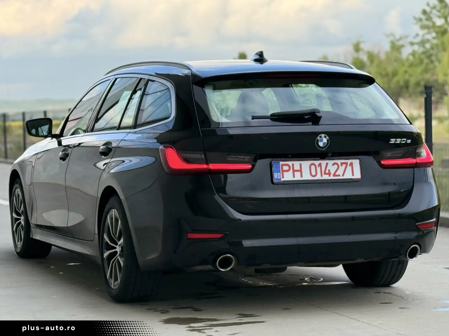 BMW Seria 3 G21 330e 292 cai Plug in Hibrid