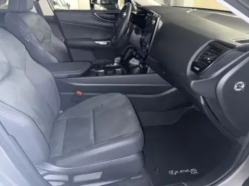 Lexus NX 350h E-FOUR Business CarPlay