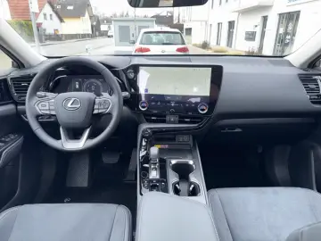 Lexus NX 350h E-FOUR Business CarPlay
