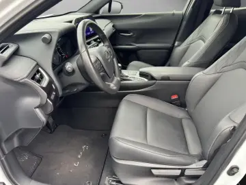 Lexus UX 250h F-SPORT-D.