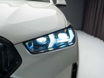 BMW X6 xDrive40i AT MHEV