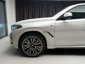 BMW X6 xDrive40i AT MHEV