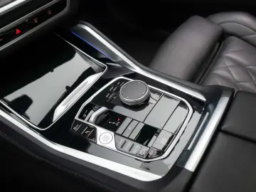 BMW X6 xDrive40i AT MHEV