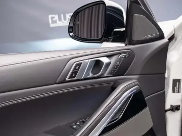 BMW X6 xDrive40i AT MHEV