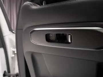 BMW X6 xDrive40i AT MHEV