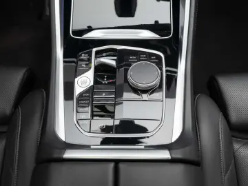 BMW X6 xDrive40i AT MHEV