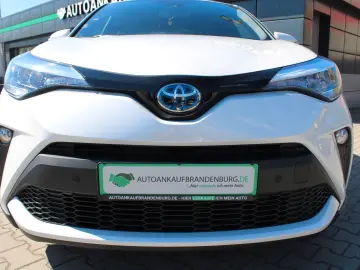TOYOTA C-HR Hybrid Team D