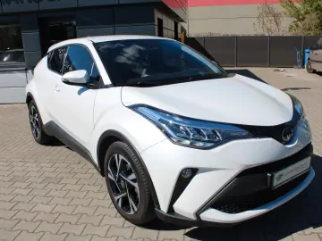 TOYOTA C-HR Hybrid Team D