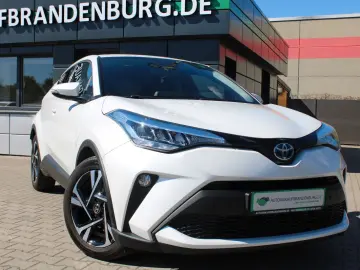 TOYOTA C-HR Hybrid Team D