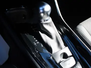 TOYOTA C-HR Hybrid Team D