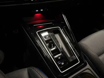 VW Golf R Performance 4Mot.  19Zoll PANORAMA LEDER