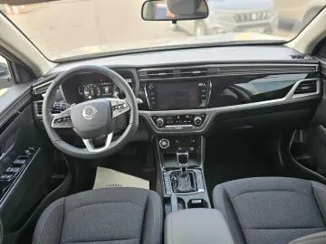 KGM Korando 5 usi Smart 1.5 GDI-Turbo 163 CP A6