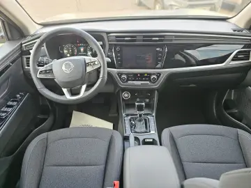 KGM Korando 5 usi Smart 1.5 GDI-Turbo 163 CP A6