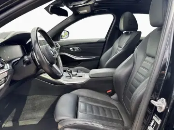 BMW 320iA M SPORT