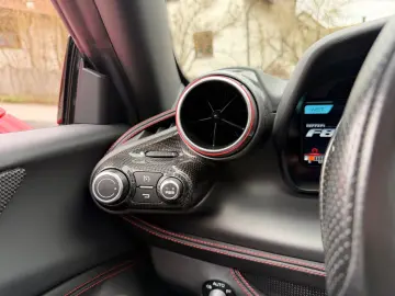 FERRARI F8 Tributo Coupé DCT APPROVED MAINTENANCE