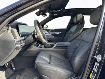 BMW i7 xDR60 M SPORT Crystal