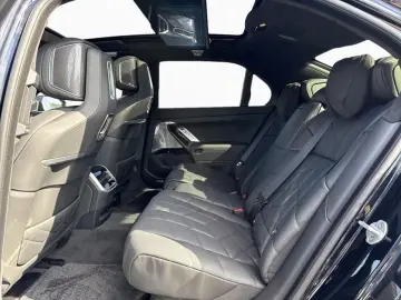 BMW i7 xDR60 M SPORT Crystal