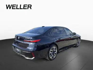 BMW i7 xDR60 M SPORT Crystal