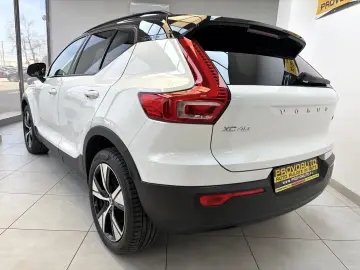 VOLVO XC-40 R-Design  2022