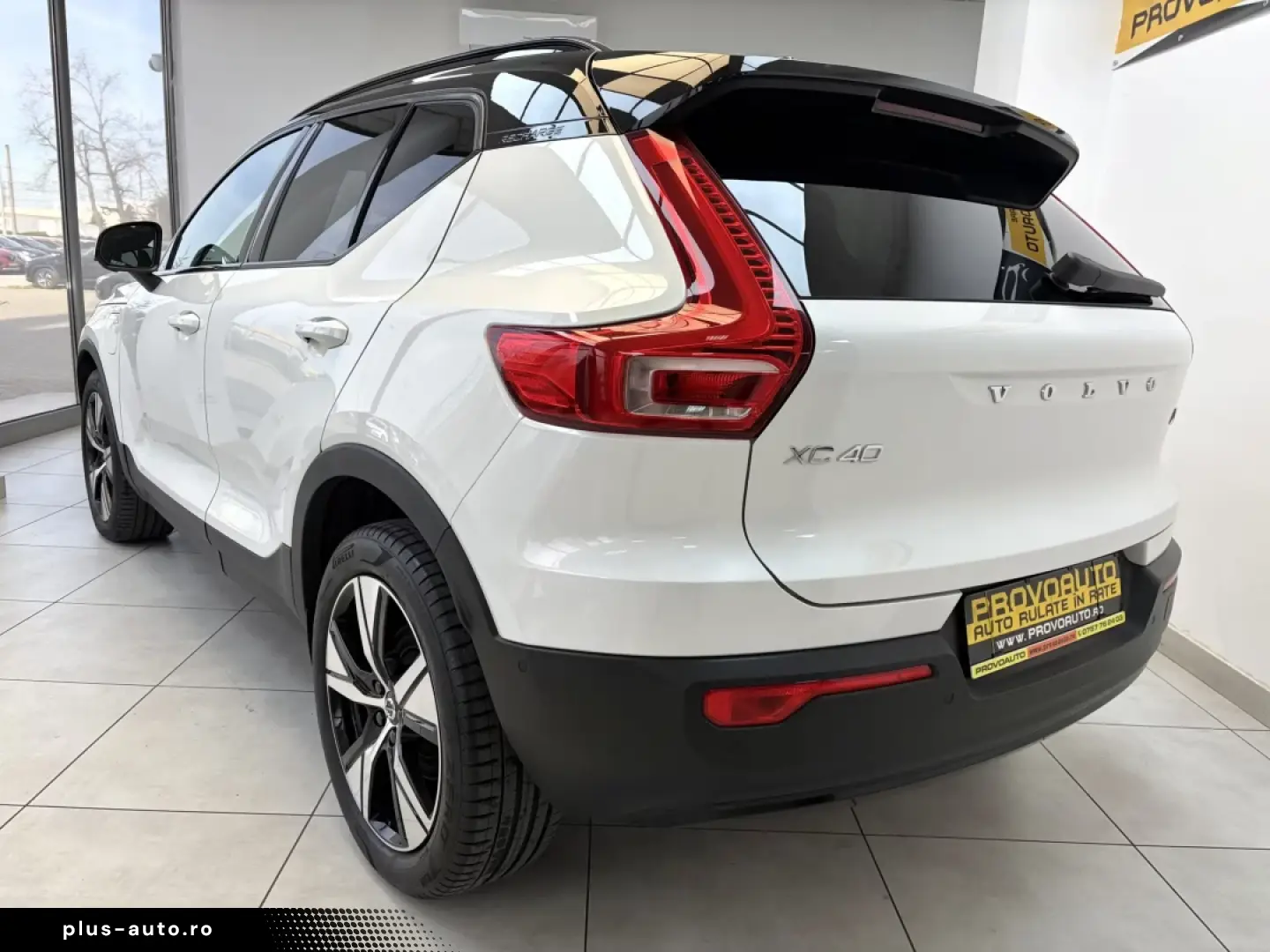 VOLVO XC-40 R-Design  2022