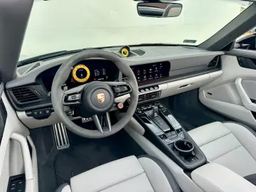 PORSCHE 992.2 Carrera 4 GTS T-Hybrid Cabriolet