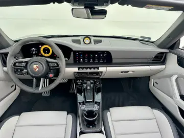 PORSCHE 992.2 Carrera 4 GTS T-Hybrid Cabriolet
