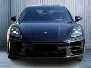 PORSCHE Panamera 4
