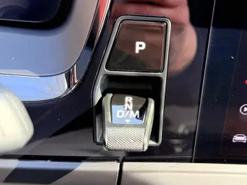 PORSCHE Panamera 4