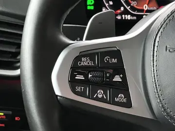 BMW X5 xDrive30d M-Sport Laser ACC Standhzg Pano HUD