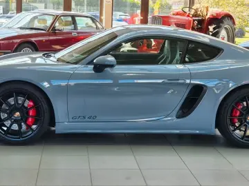 PORSCHE GTS 4.0 24TKM  ARKTIKGRAU APPROVED CARBON