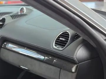 PORSCHE GTS 4.0 24TKM  ARKTIKGRAU APPROVED CARBON