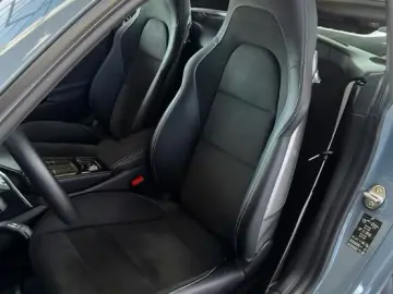 PORSCHE GTS 4.0 24TKM  ARKTIKGRAU APPROVED CARBON
