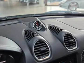 PORSCHE GTS 4.0 24TKM  ARKTIKGRAU APPROVED CARBON