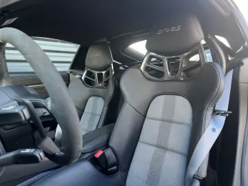 PORSCHE Cayman 718 GT4 RS Clubsport Lift Bose
