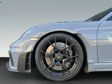 PORSCHE Cayman 718 GT4 RS Clubsport Lift Bose