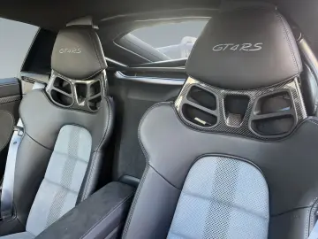 PORSCHE Cayman 718 GT4 RS Clubsport Lift Bose