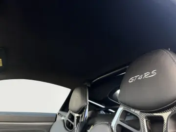 PORSCHE Cayman 718 GT4 RS Clubsport Lift Bose