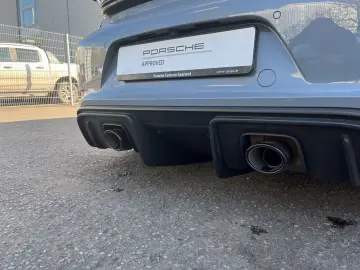 PORSCHE Cayman 718 GT4 RS Clubsport Lift Bose