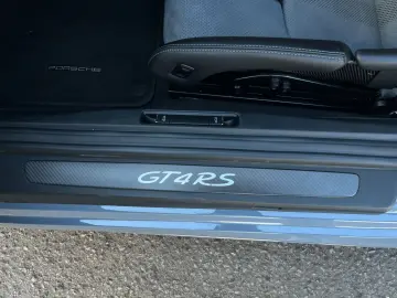 PORSCHE Cayman 718 GT4 RS Clubsport Lift Bose