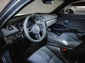 PORSCHE 718 Cayman GT4 RS Weissach Clubsportpaket Liftsy