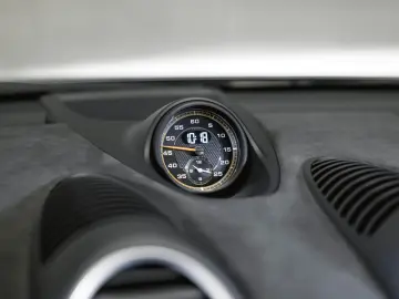 PORSCHE 718 Cayman GT4 RS Weissach Clubsportpaket Liftsy