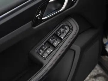 PORSCHE Macan Panorama Dachsystem LED-Hauptscheinwerfer