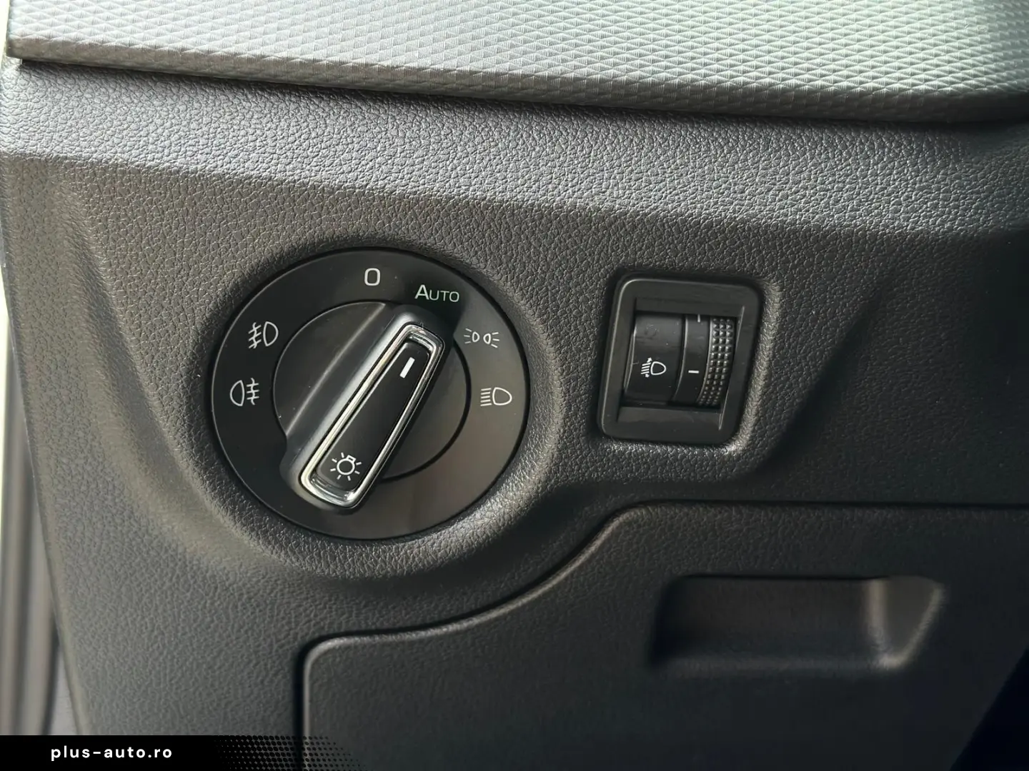 Skoda Scala 1.0TSI 95CP LED LaneAssist IncalzireScaun Garant