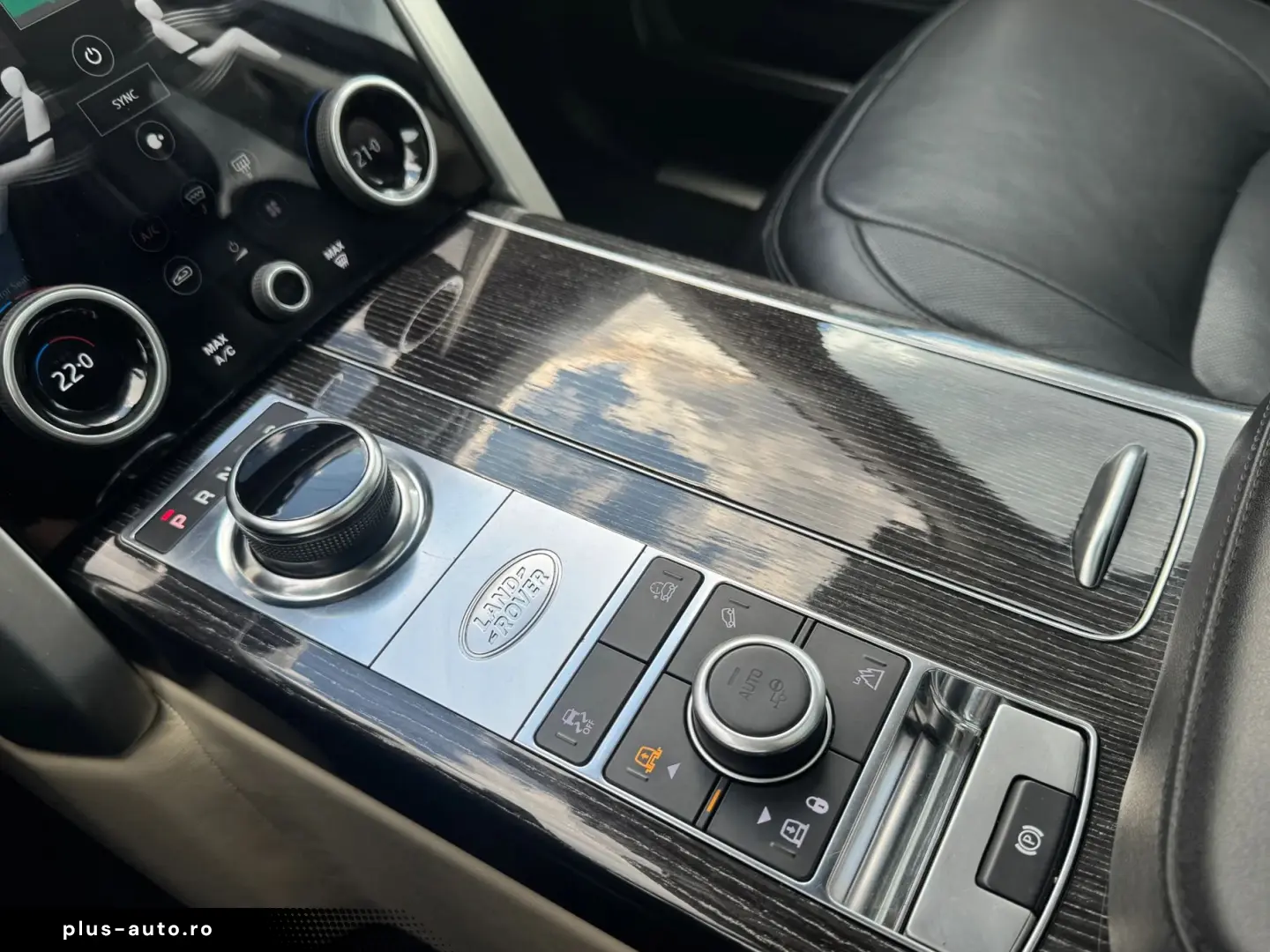 Land-Rover Range-Rover-Vogue